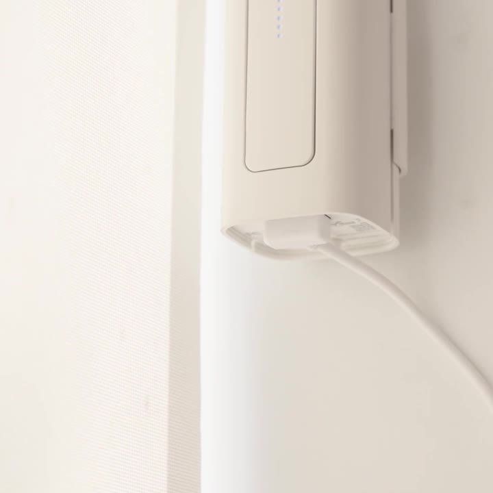 Wired: adapter in the bottom